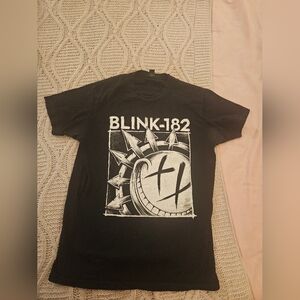 Blink 182 Merch Graphic Band Tee for Men size Medium